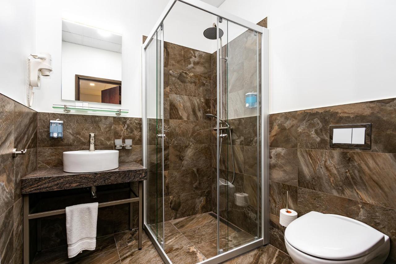 Adoryal Hotell 탈린 외부 사진